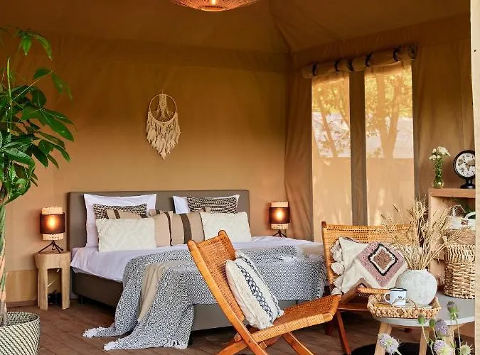 Zatoria Luxury Glamping Kompleks wypoczynkowy *
